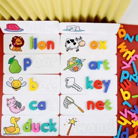 Fa ábécé képekkel, angol oktató játék